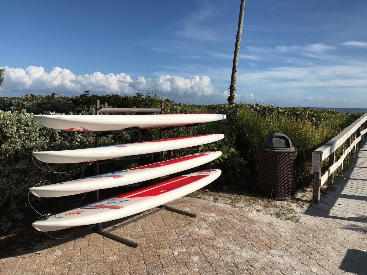 Sanibel Moorings Hotel Exterior photo